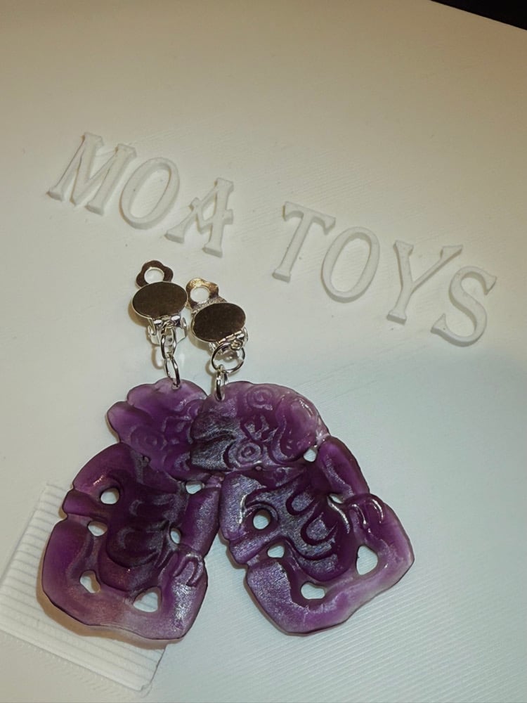 Clip-on large Hei Tiki Earrings