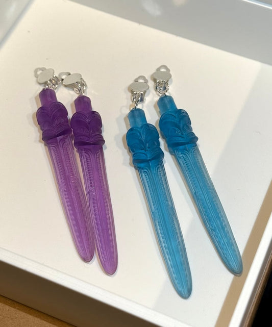 Clip-on Long Taiaha earrings